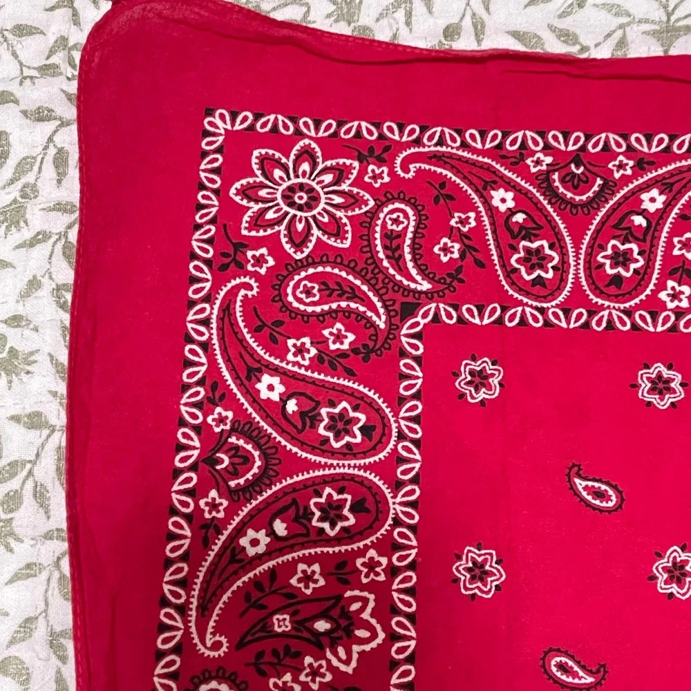 VTG USA 100% Cotton Cherry‎ Red Bandana Handkerchief Floral Paisley Rave 13962
